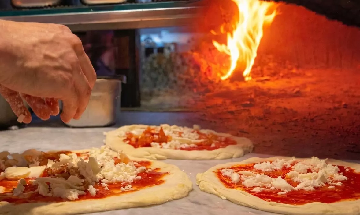 Taller y degustación de pizza con vino, cerveza o bebida para hasta 4