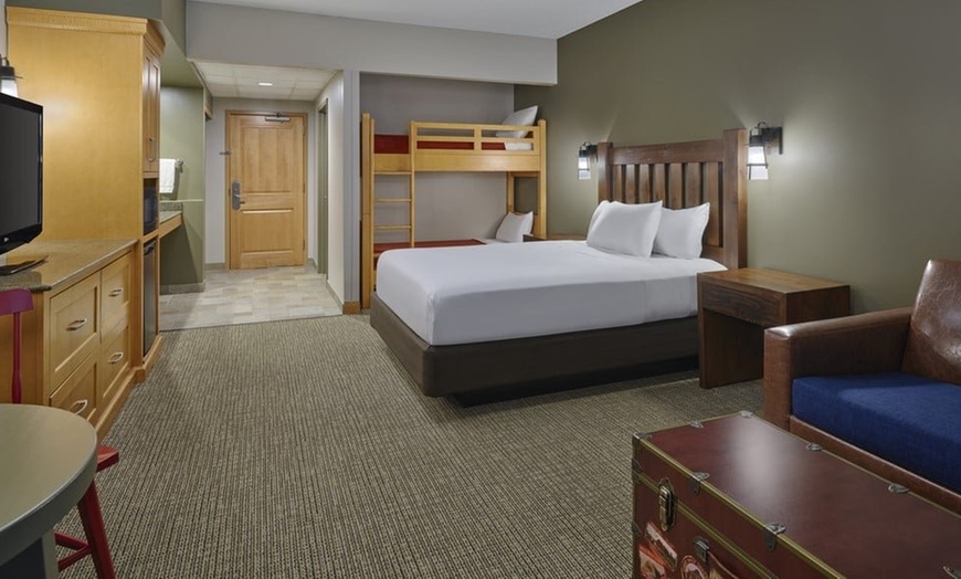 Image 16: Great Wolf Lodge Bloomington Water Park Resort