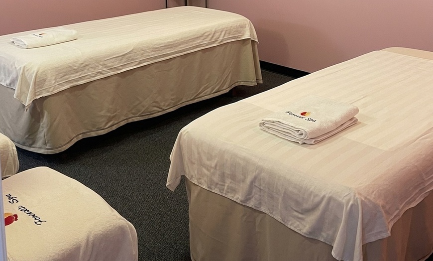 Image 4: One 60- or 90-Minute Couples Deep Tissue or Swedish Massage Package