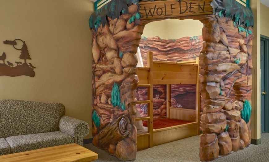 Image 26: Great Wolf Lodge Kansas City Water Park Resort