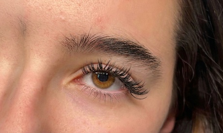 Lifting y tinte de pestañas con depilación facial laminado y diseño de cejas