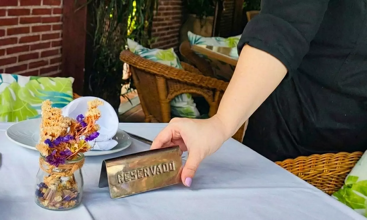 Experiencia gourmet española: menú degustación para 2 o 4 personas