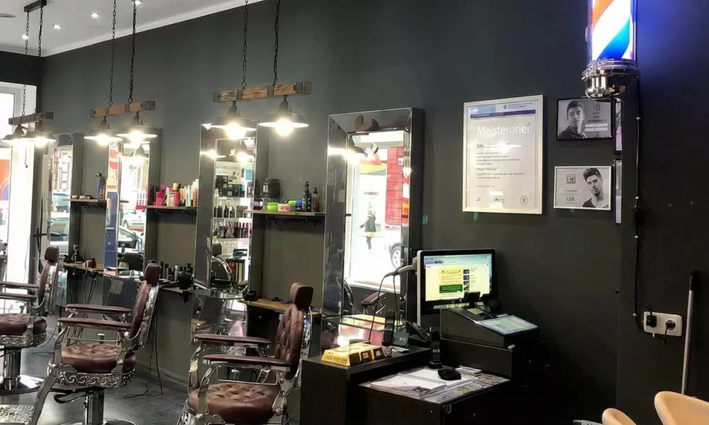 Damen-Haarschnitt inkl. Waschen & Föhnen für 1 Person