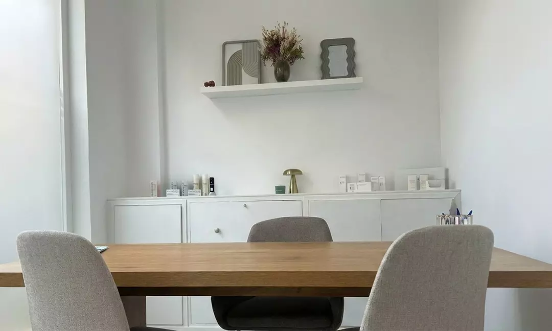 Limpieza facial profunda con punta de diamante o radiofrecuencia