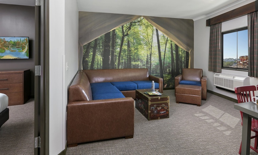 Image 22: Great Wolf Lodge Atlanta Indoor Water Park Resort