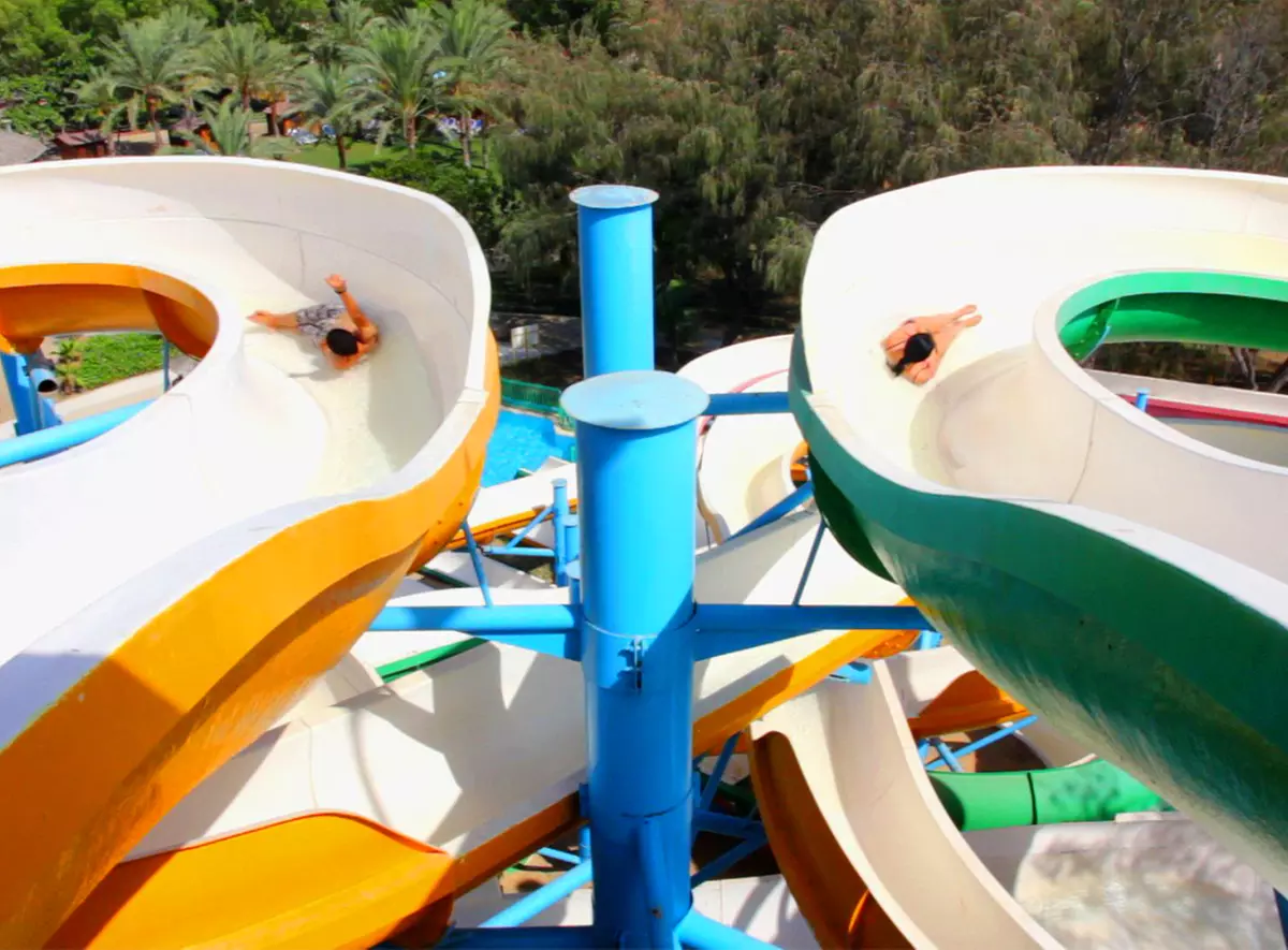 Ras Al Khaimah: 4* Hotel Stay with Dreamland Aqua Park Tickets for Two