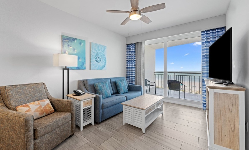 Image 28: Treasure Island Beachfront Suites with Rooftop Deck