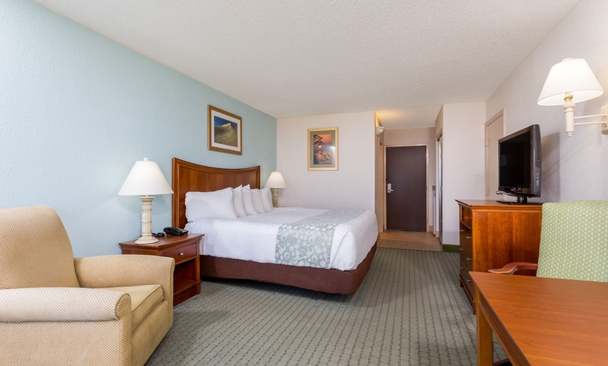 Image 16: Outer Banks Oceanfront Hotel with Beach Access