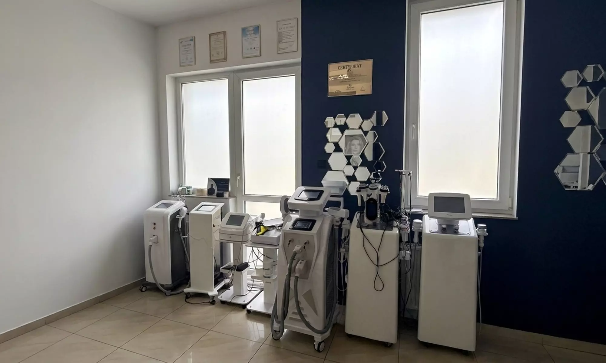 Koreańska pielęgnacja w kilku wariantach lub koktajl Monaco na twarz