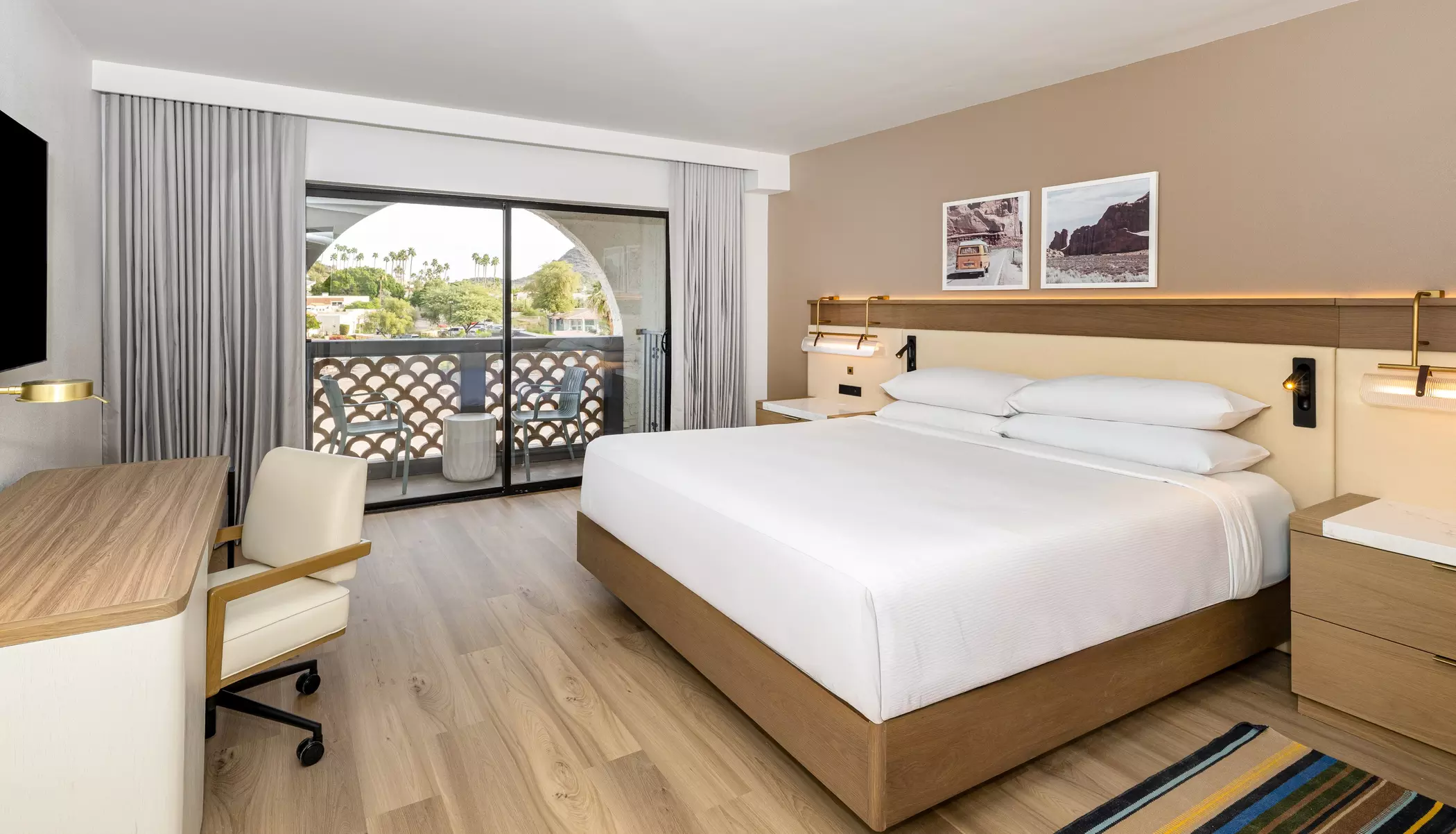 One-Bedroom King Suite