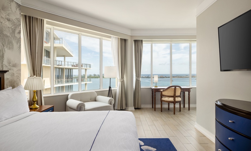 Image 10: Oceanfront escape near shopping, dining, and cruise port