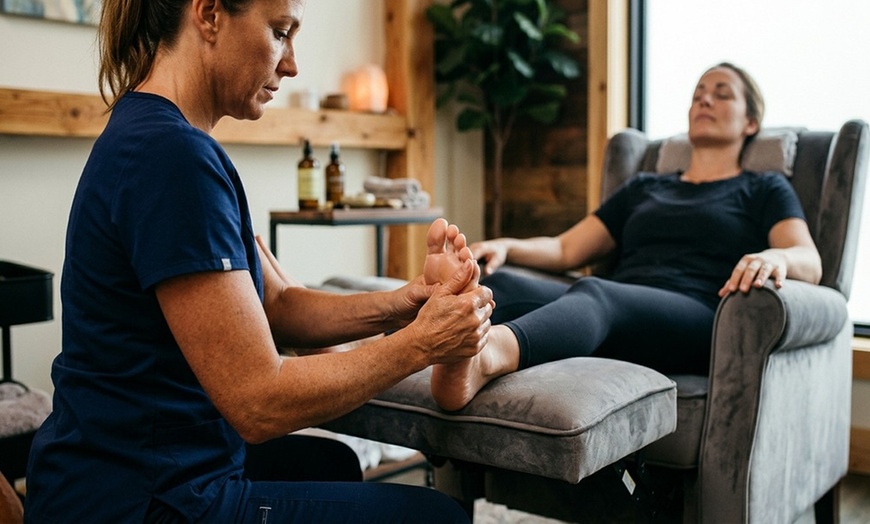 Image 4: Up to 30% Off on Couples Massage at Best Foot Massage