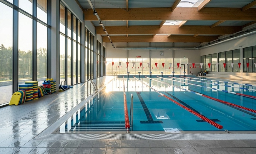 Image 4: 30-Minute Kids’ Swim Lessons: Group or Private Skill-Building