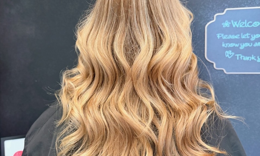 Image 3: Refresh Your Look: Haircut, Conditioning & Highlights with Blowout