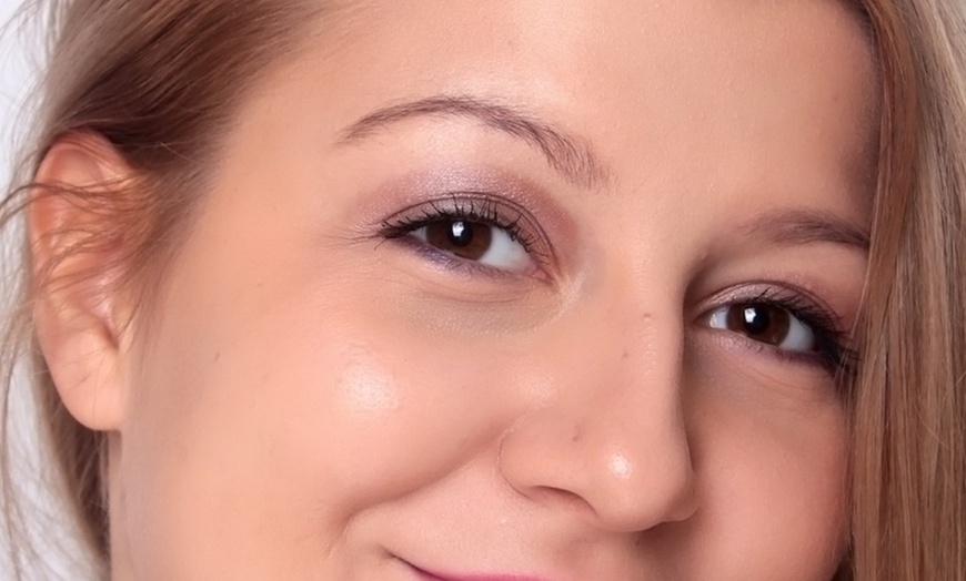 Image 7: Transform Your Look: Get Luscious Lashes That Wow! at U lashes