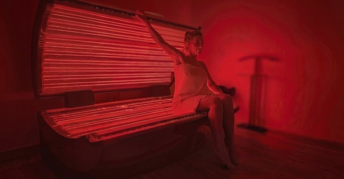 Sesión de terapia de luz roja y EMS en Barcelona