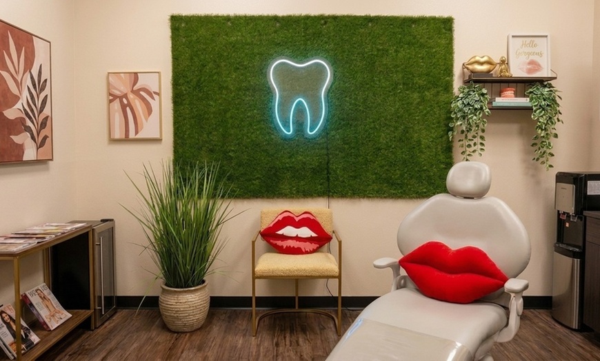 Image 3: Professional Teeth Whitening Sessions