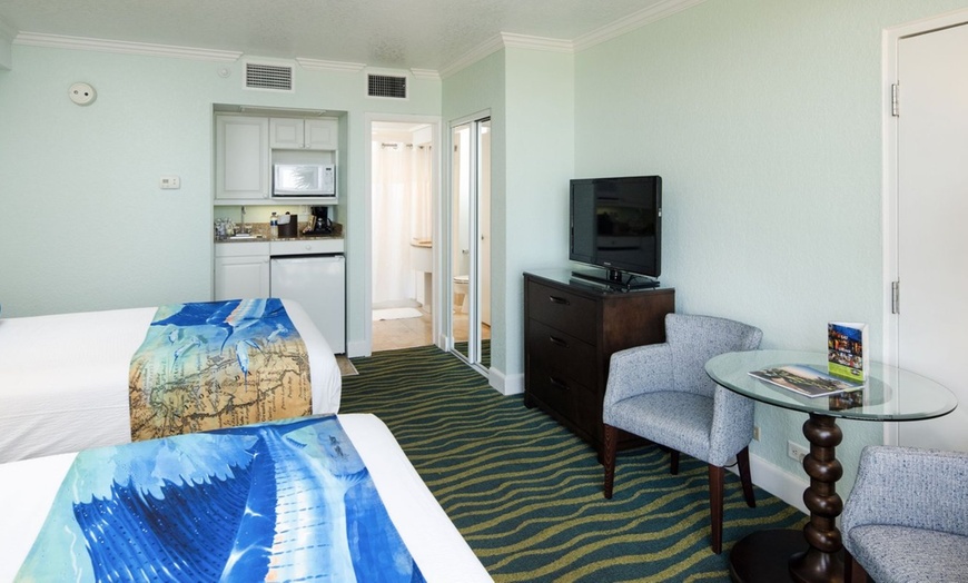 Image 26: St. Pete Beach Resort with Waterslide & Gulf Access