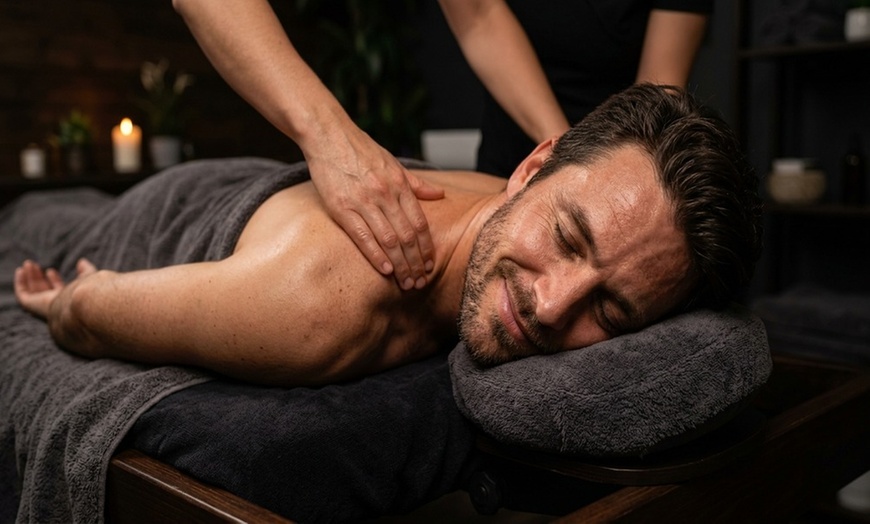 Image 7: Relaxing Massage with Hot Towel & Feet Exfoliation