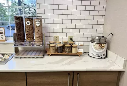 Free hot breakfast buffet