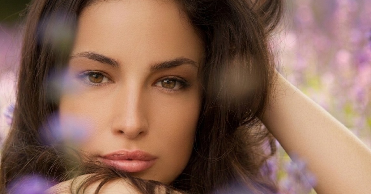 Tratamiento facial con radiofrecuencia y LED en Barcelona