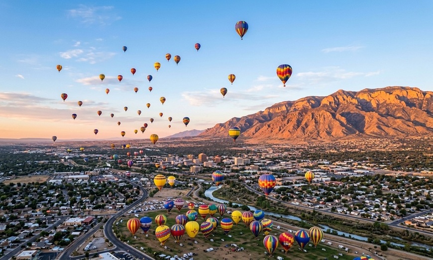 Image 2: Shared Air Balloon Ride for Epic Panoramic Views w/ Air Carriage