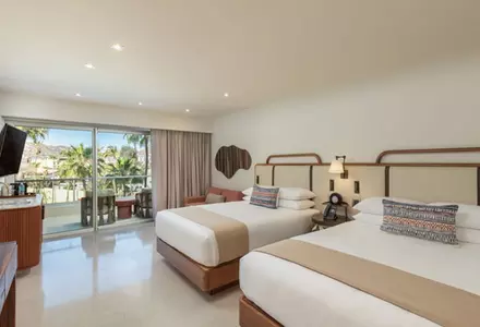 Infinity Double-Queen Suite