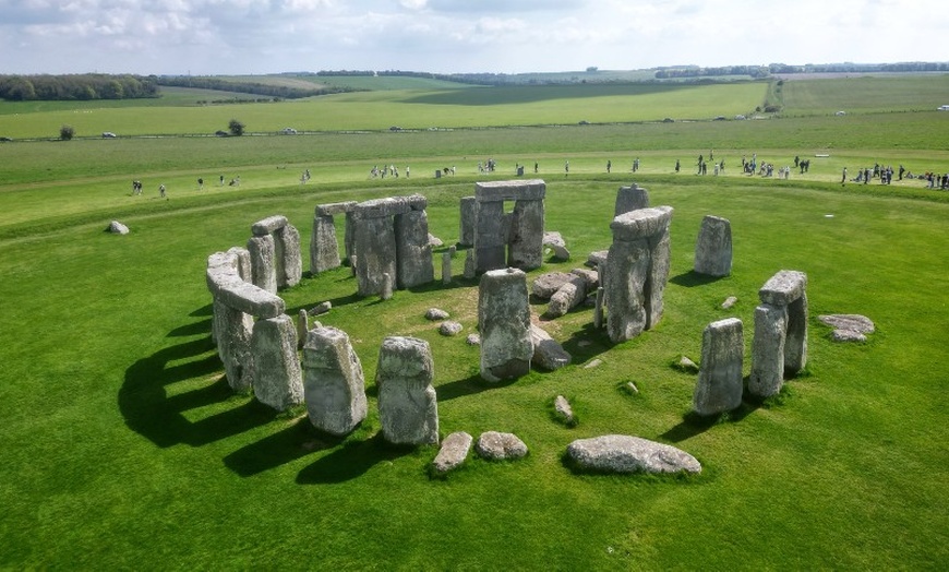 Image 3: Stonehenge & Bath Guided Tour from London with Roman Baths