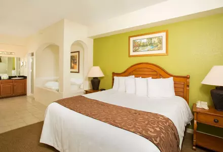 2-Bedroom 2-Bath Suite