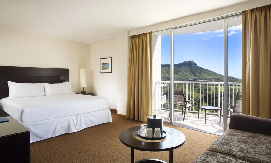 Image 14: Waikiki Beach Hotel near Diamond Head, Honolulu
