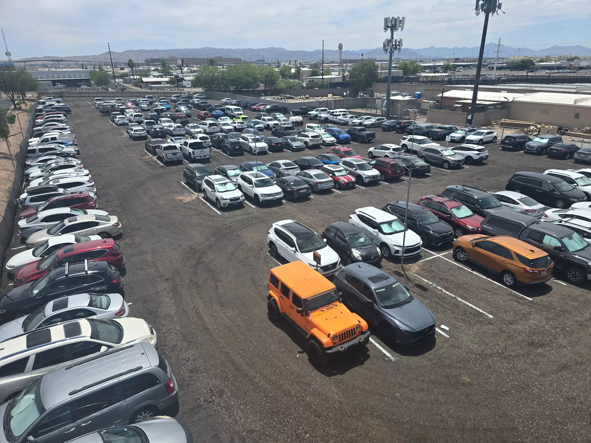 Convenient Airport Parking Offered for 1 or 3 Days / 1 or 2 Weeks