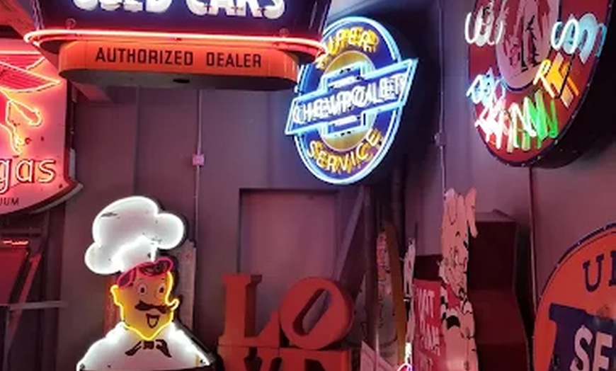 Image 6: National Neon Sign Museum & Mural Tour – Dalles, OR