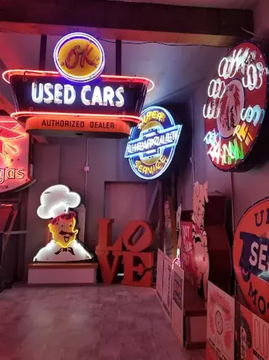 Admission for 2 or 3 to the Museum or 4 or 6 to 90-Min Walking Tour