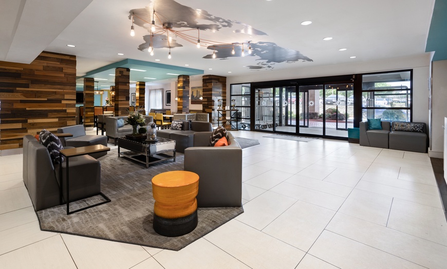 Image 7: Atlanta Airport Hotel with Free Breakfast & Shuttle