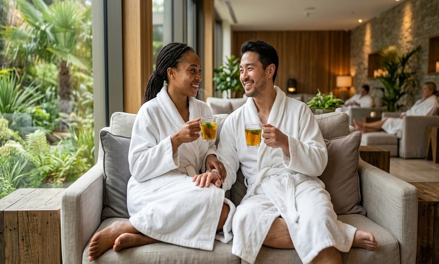 Image 3: Relaxing Couples Massage with Essential Oils and Hot Pack
