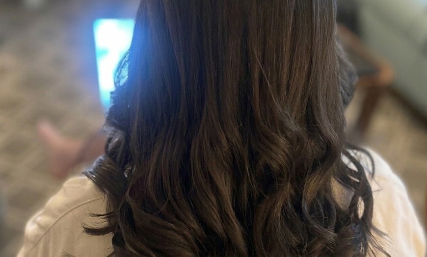 Image 4: Relaxing Crown Cleansing & Head Spa Experience with Style (30-45 min)