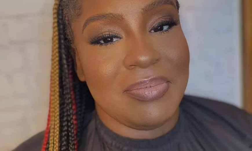 Image 4: 90-Min Naturally Me or Soft Glam Makeup Application