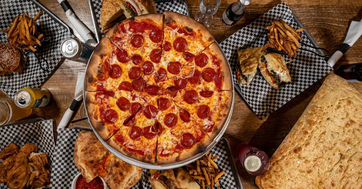 The Barn Hockey Bar Offers Experience 1 Hr Golf Sim and/or Pizza & Beer with Spend $20, $40, $100(Up to 37% Off)