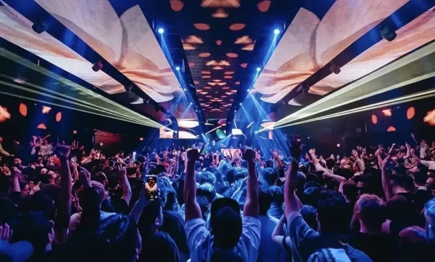 Image 4: Treat yourself to a Club Crawl experience in Hollywood or Downtown…