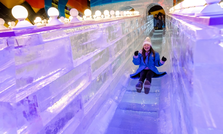 Image 4: ice!™ featuring Home Alone at Gaylord Opryland Resort