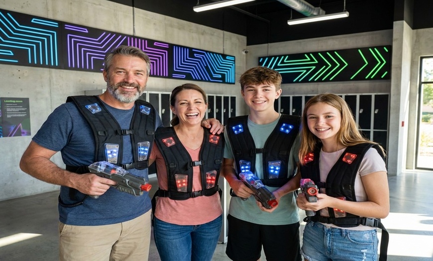 Image 2: Join Galaxy Warz Ultimate Laser Tag for 2 to 10 Players