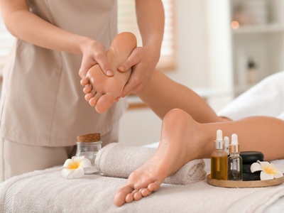 30-Minute Foot Facial Session - The Vanity Loft