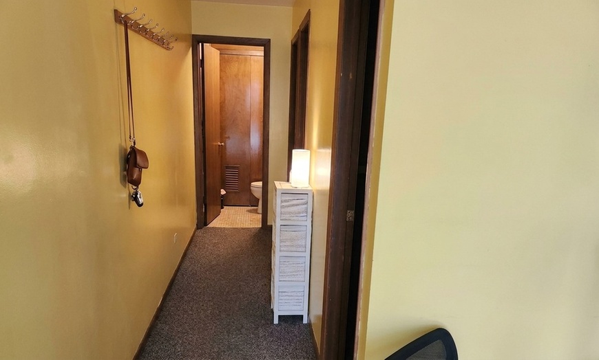 Image 8: Swedish, Shiatsu, or Lymphatic Massage w/ Hot Towels and Aromatherapy