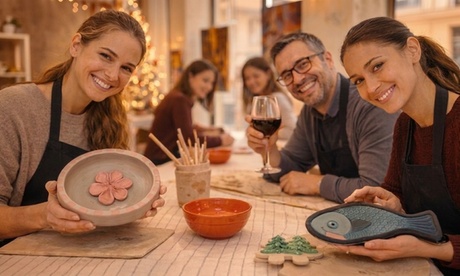 Taller de cerámica creativa con copa de vino y picoteo para 2 personas fin de semana