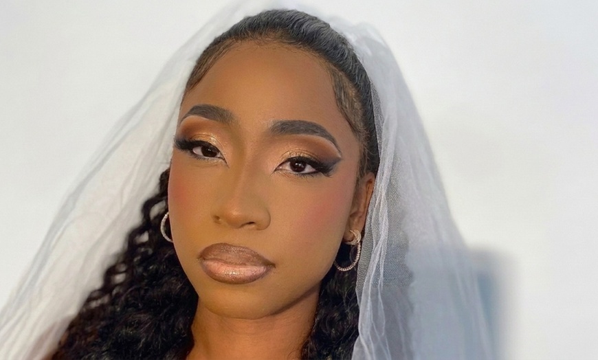 Image 15: 90-Min Naturally Me or Soft Glam Makeup Application