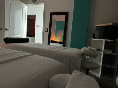  60 Minute Customized Swedish Couple's Massage with Aromatherapy - Total Body Experience