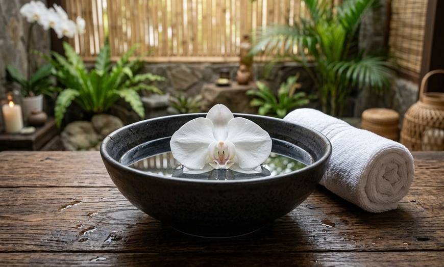 Image 2: Hot Stone & Essential Oil Massage: Oriental or Therapeutic