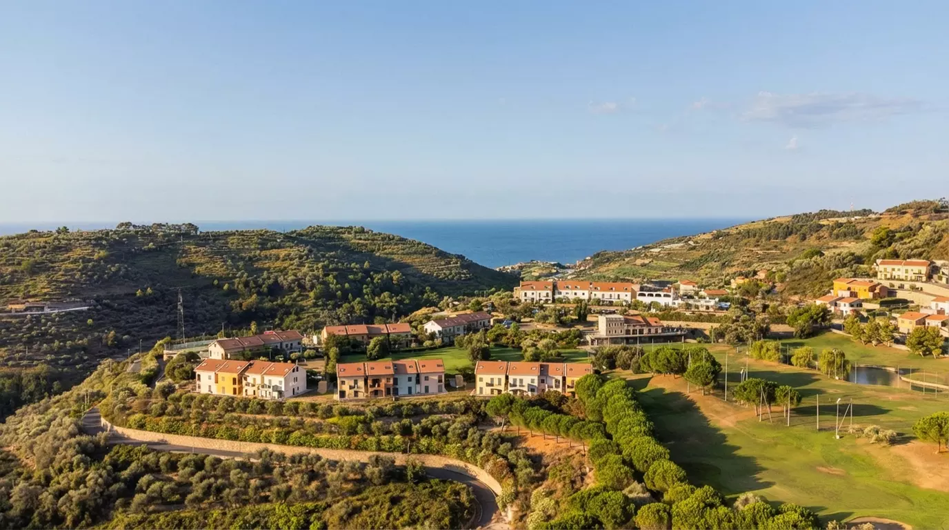 Imperia 4*: Soggiorno in camera deluxe con colazione o mezza pensione