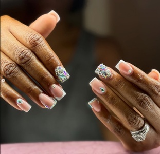 One Gel Manicure Session - Kayyslayedit