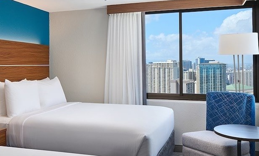 Image 13: Waikiki Hotel with Rooftop Pool and Free Breakfast
